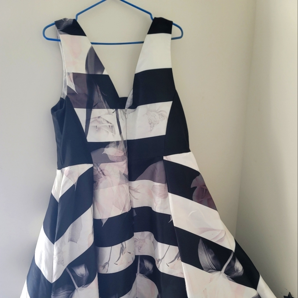 Women dress
